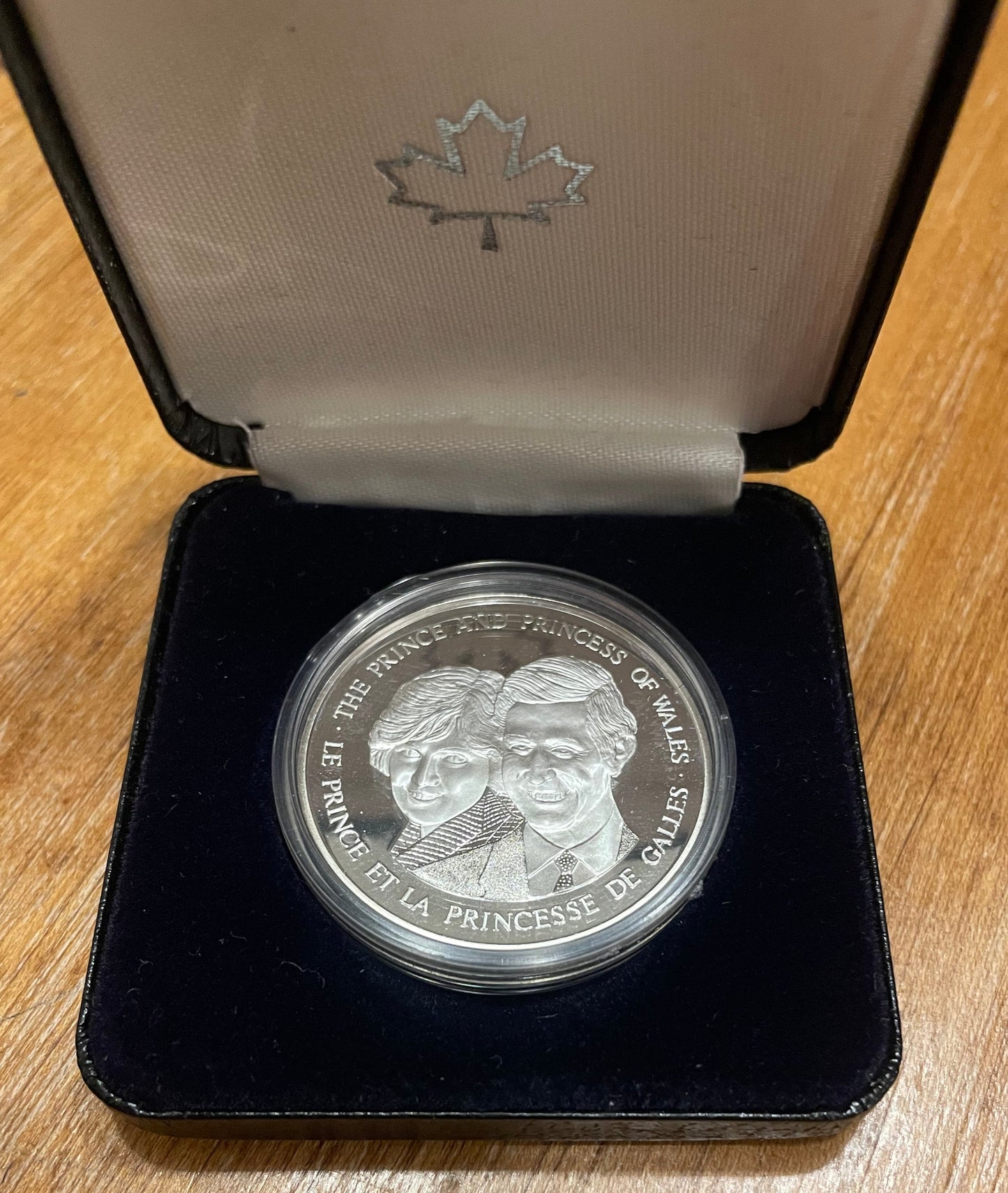 1983 commemorative sterling silver medal of Canada in case, honoring Prince and Princess of Wales.