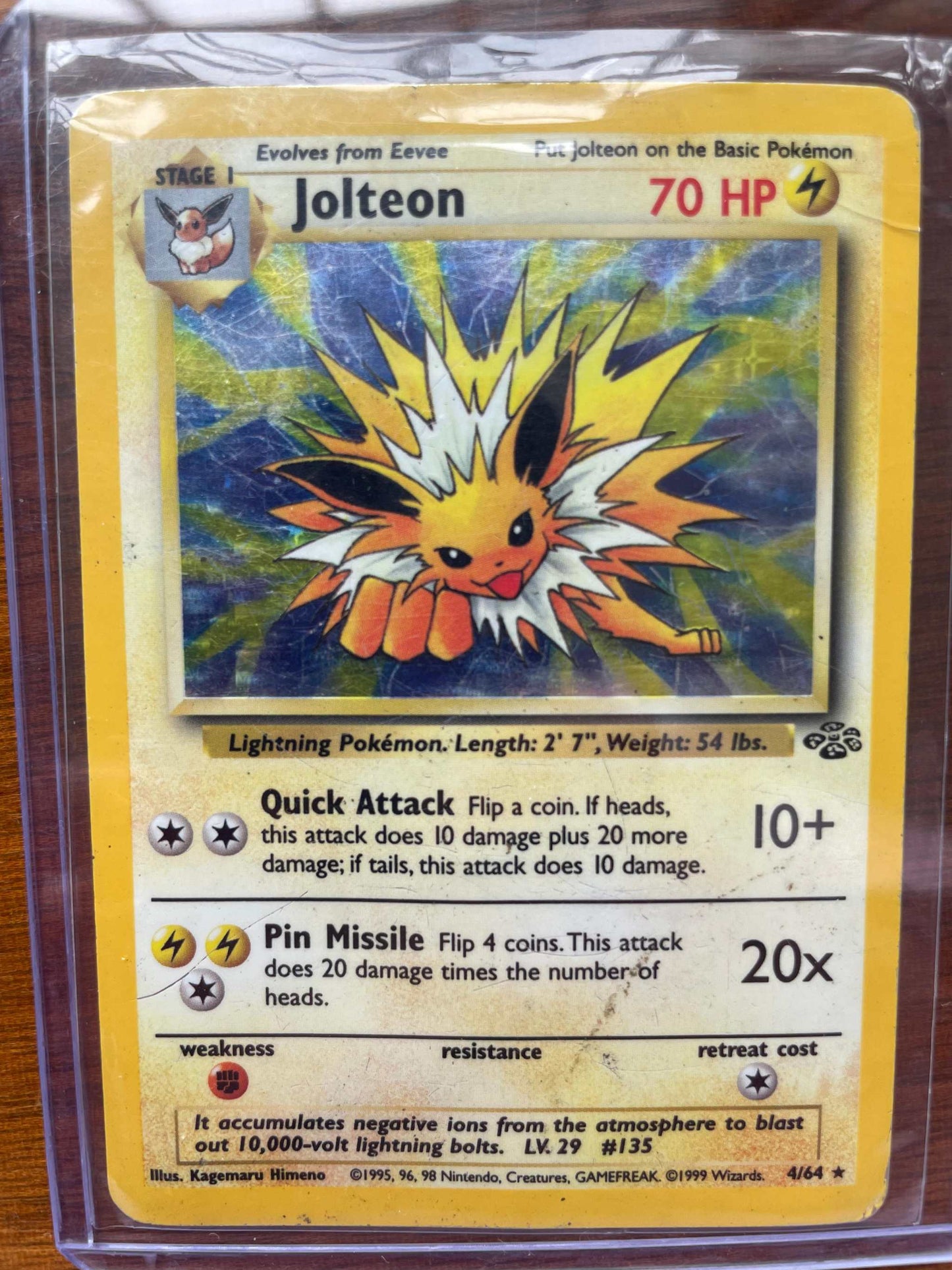 Jungle #04/64 Jolteon Pokémon card with 70HP and Electric-type attacks.