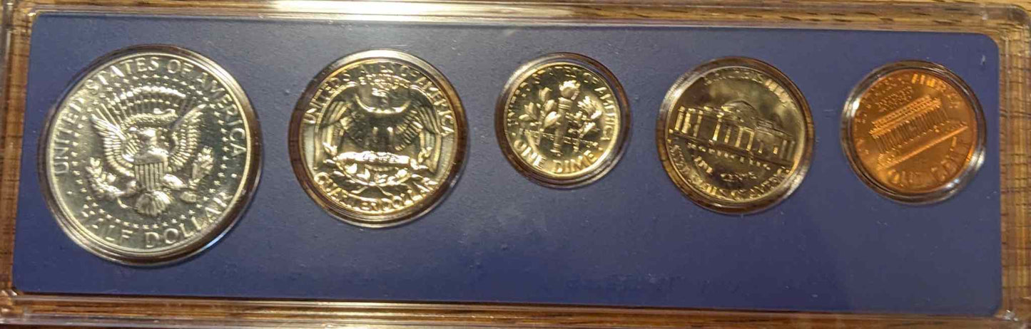 1967 US Mint uncirculated coin set in original condition.