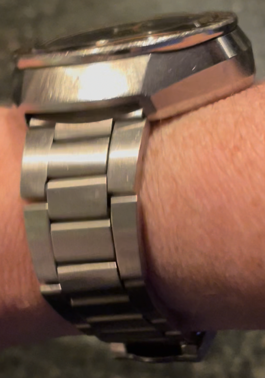 SEIKO Speedtimer 6138-0040 BULLHEAD Chronograph on wrist, vintage automatic watch.