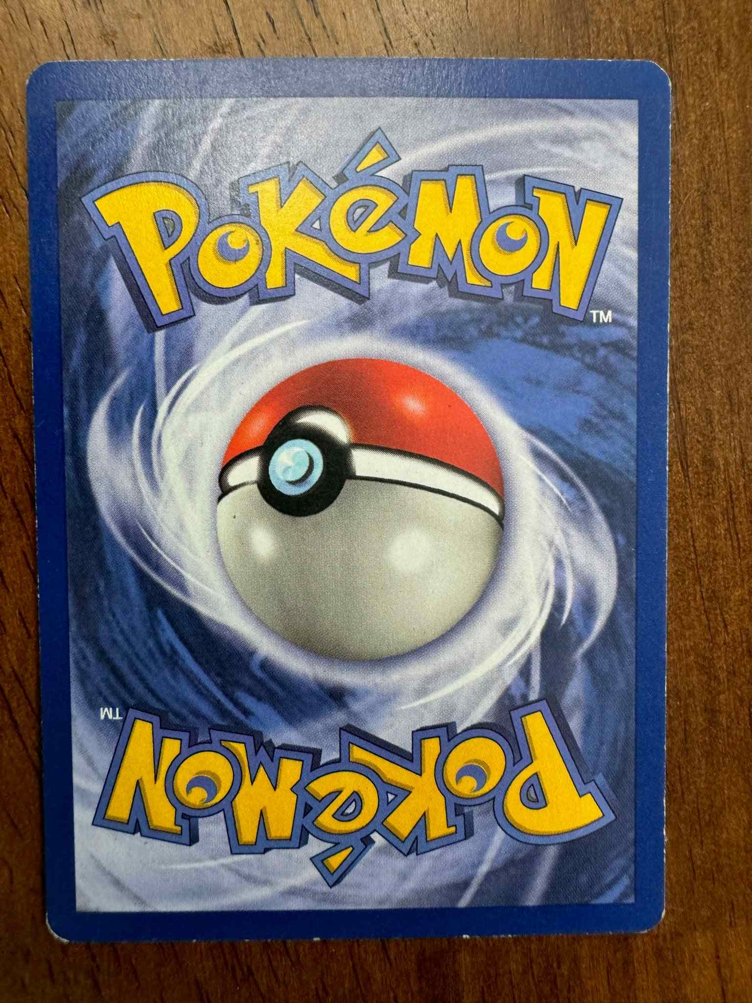Base Set 032/102 Kadabra collectible Pokémon card.