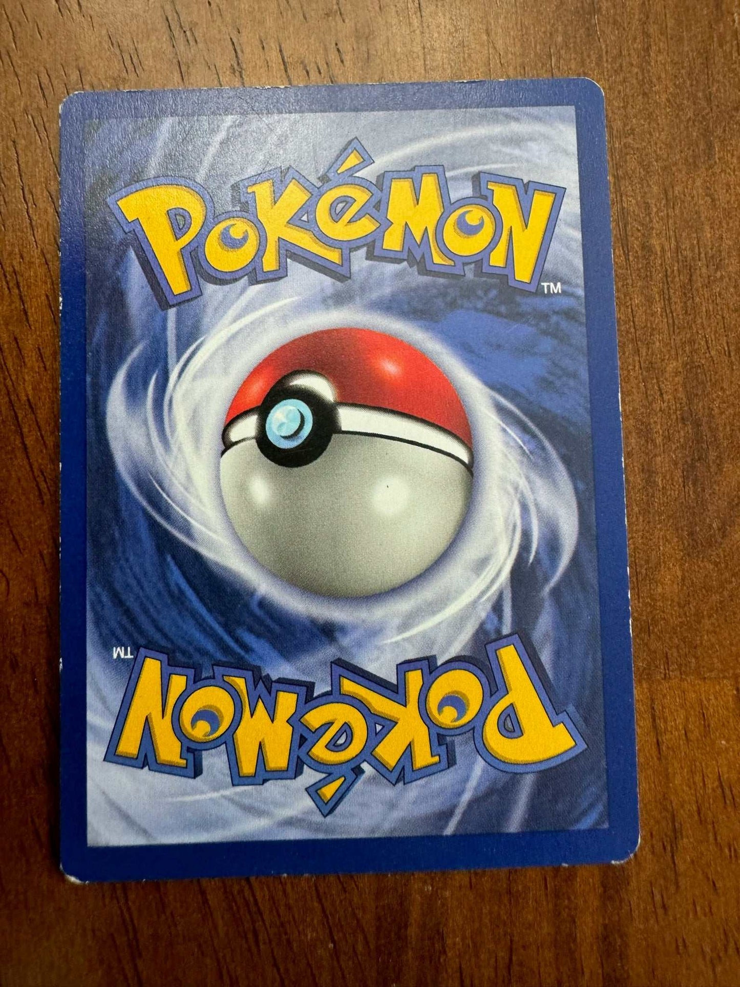 Fossil 2462 Kabutops 24 Pokémon card featuring rare and powerful design.