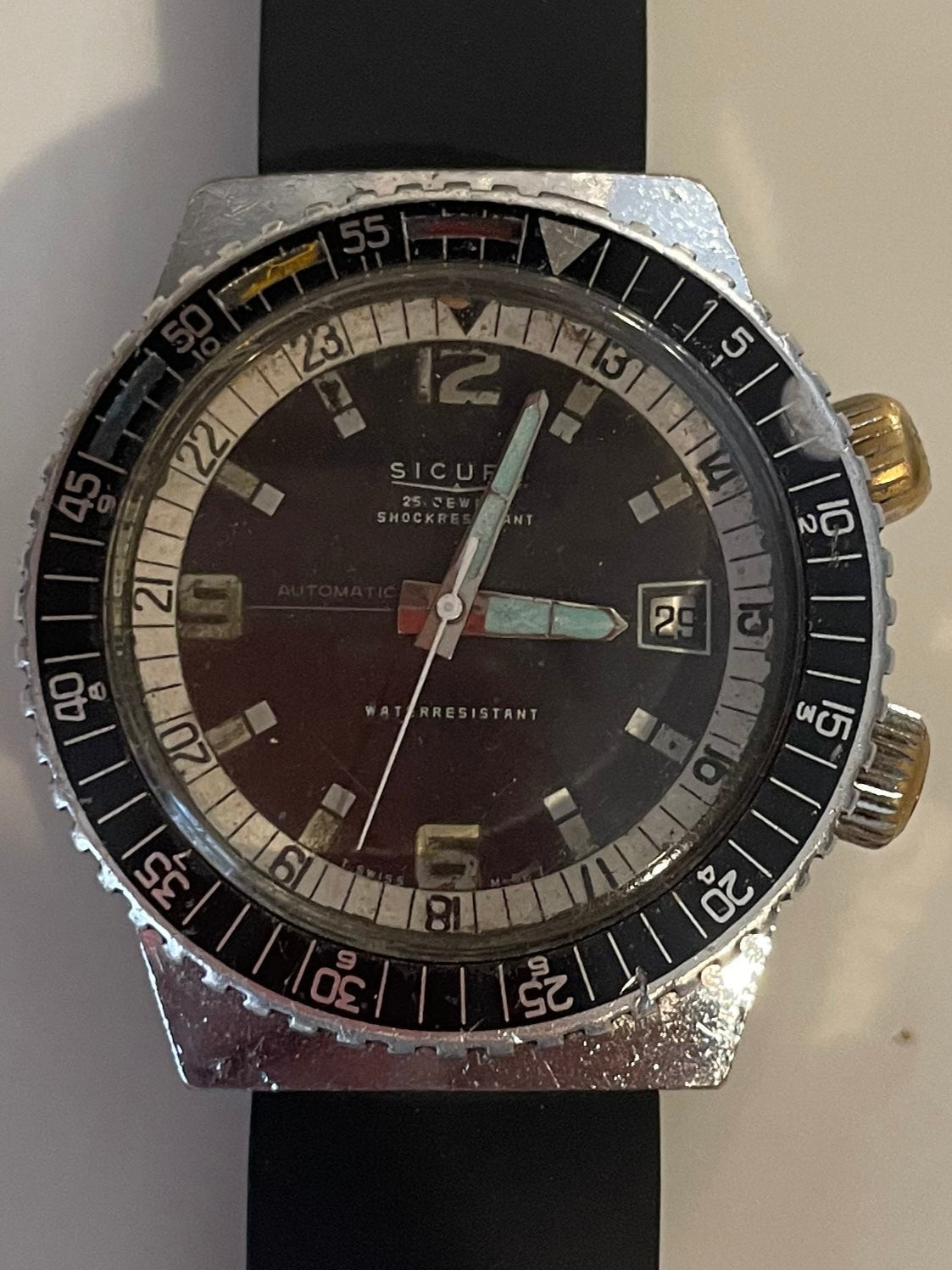 Sicura Breitling 400 Vacuum Tested Automatic Vintage Men's Watch with 25 Jewels.