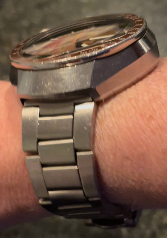 SEIKO Speedtimer 6138-0040 BULLHEAD Chronograph Automatic vintage watch on wrist.