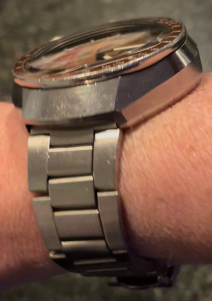 SEIKO Speedtimer 6138-0040 BULLHEAD Chronograph Automatic vintage watch on wrist.